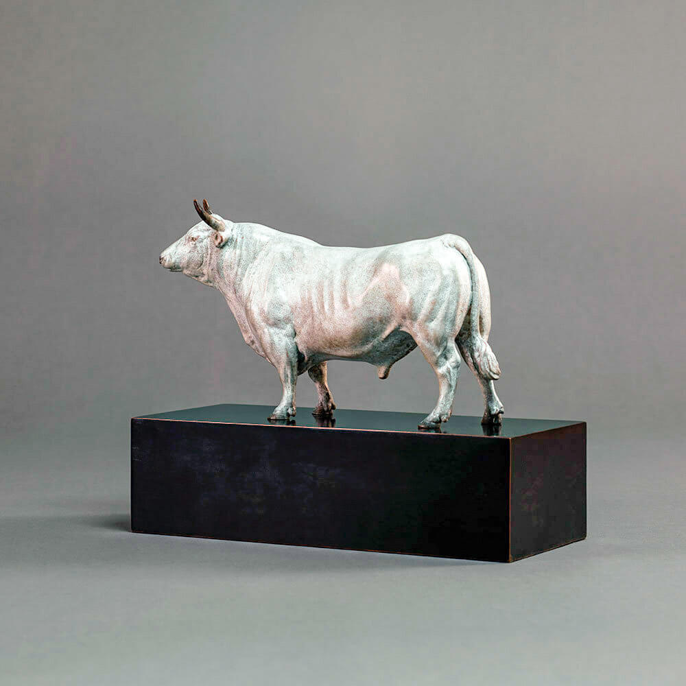 White Park Bull (Ash Nik-Nak - Miniature, Bronze) by Nick Bibby
